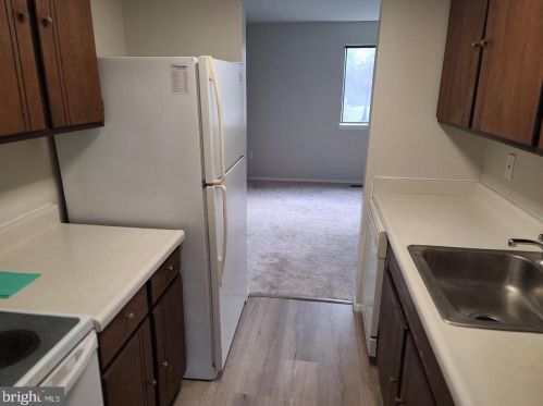 7051 Knighthood Ln, Columbia MD  21045-4819 exterior
