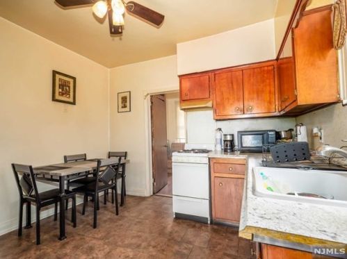 280 Delano Pl, Fairview, NJ 07022-1702