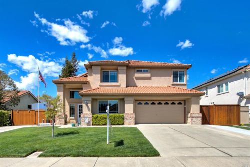 238 Bantry Dr, Vacaville, CA 95688-8566