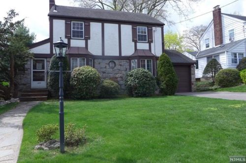 259 Manning Ave, River Edge, NJ 07661-1327
