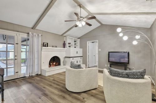 1413 Kingsbridge Dr, Garland, TX 75044-7605