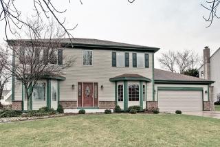 6393 Lone Tree Ct, Gurnee, IL 60031-2541