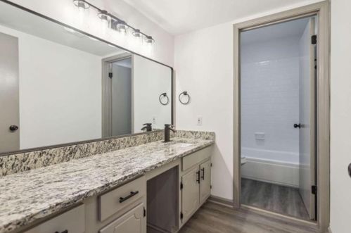 74 Montre Sq, Atlanta GA  30327-4044 exterior