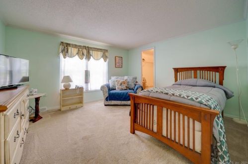 4 Three Garden Ter, Southington CT  06489-1828 exterior