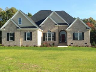 141 Clearwater Dr, Roxboro, NC 27574-5911