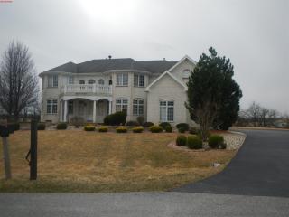 2439 Royal Ridge Dr, Crete, IL 60417-4628
