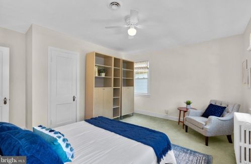 800 Easley St, Silver Spring MD 20910-4587 exterior