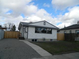 623 Broad Ave, Spokane WA  99207-3202 exterior