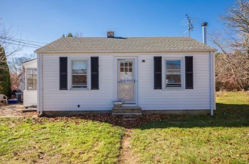 74 Peck Hill Rd, Providence, RI 02919-4511