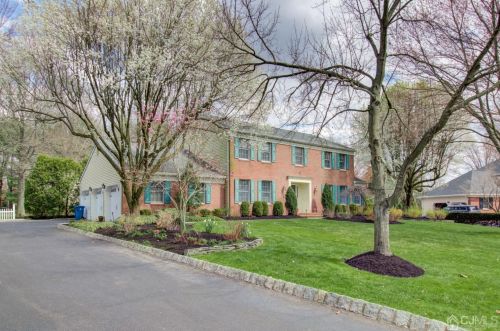 3 Parkview Rd, East Windsor, NJ 08512-2732