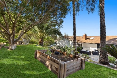 230 Country Hill Rd, Anaheim CA  92808-1352 exterior