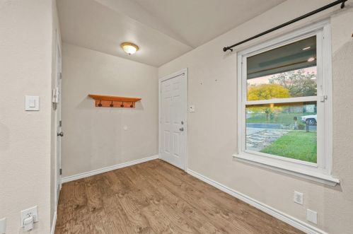 8408 Dixon Dr, Austin TX  78745-7515 exterior