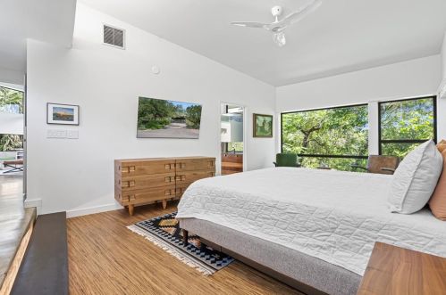 1101 Cyn Edge Dr, Austin TX  78733-2005 exterior