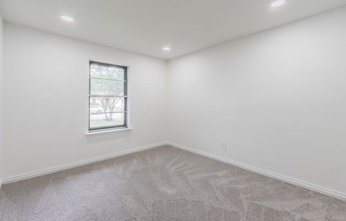 3604 Arnold Dr, Fort Worth TX  76140-2702 exterior