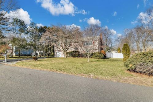 4 Sherwood St, Norwalk, CT 06851-2417