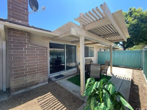 17251 Chestnut, Irvine CA  92612-2316 exterior