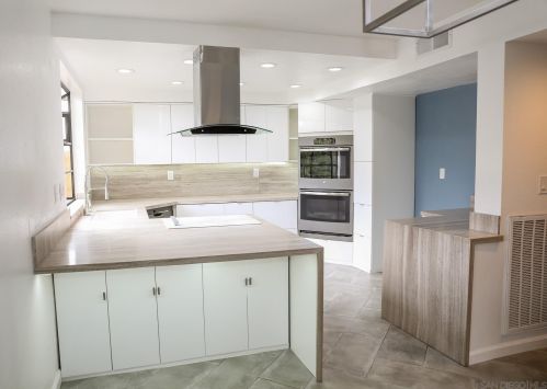 8989 Via Andar, San Diego, CA 92122-1526