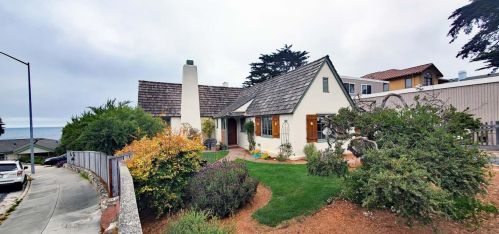 115 1st St, Del Monte Park, CA 93950-3007
