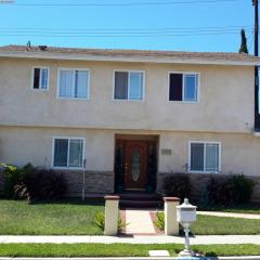 15215 Stanford Ave, Compton, CA 90220-2530