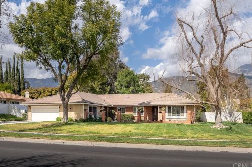 379 Veronica St, Upland, CA 91784-1439