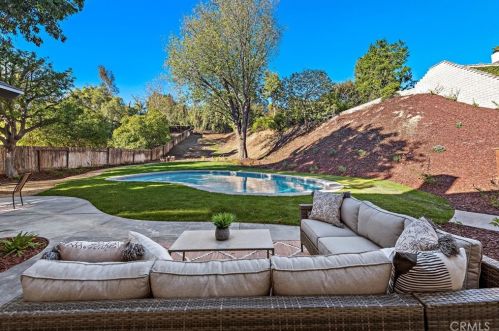10271 Shadyridge Dr, Santa Ana, CA 92705-1568