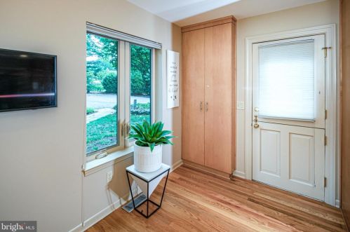 22 Constitution Hl, Princeton NJ  08540-6748 exterior