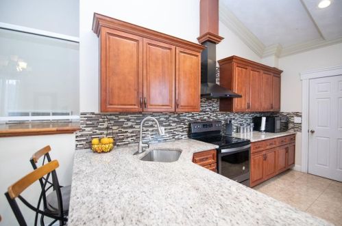 41 Union Ave, Providence, RI 02904-5239