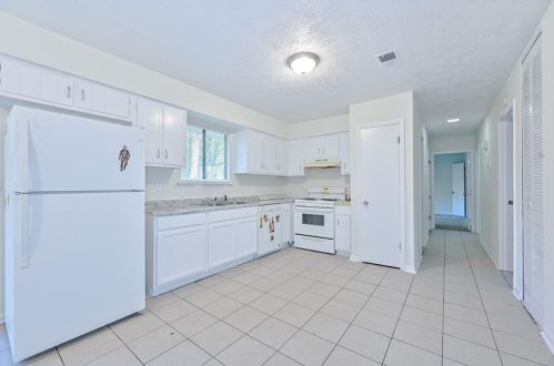 2843 Woodfield Dr, Rex GA 30273-2004 exterior