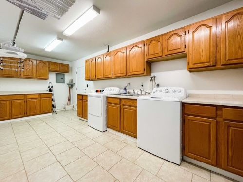 17921 Cole Ave, Riverside CA  92508-9728 exterior