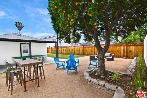 15220 Morrison St, Van Nuys CA  91403-1503 exterior