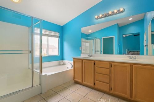 12595 Orangeblossom Ln, Riverside CA  92503-7058 exterior