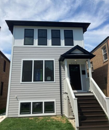 6038 Drake Ave, Chicago, IL 60659-3207