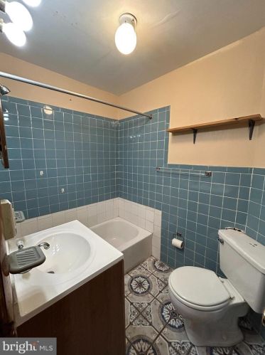 532 15th St, Philadelphia PA  19130-4004 exterior