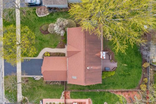 1273 Country Gln Ln, Carol Stream IL  60188-2931 exterior