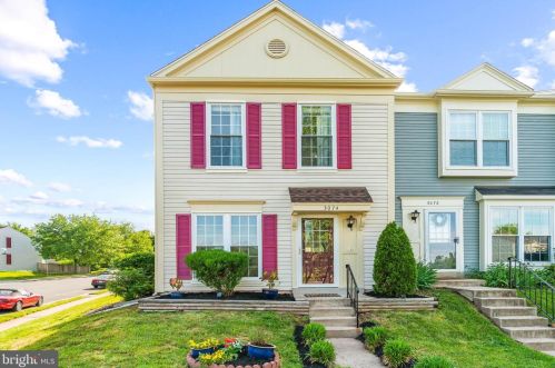 3074 Madden Ct, Herndon, VA 20171-3728