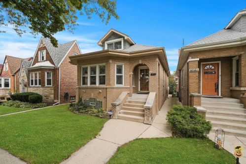 3037 Marmora Ave, Chicago, IL 60634-5132