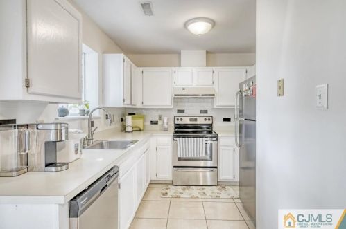 72 David Brearly Ct, Princeton NJ  08540-7657 exterior