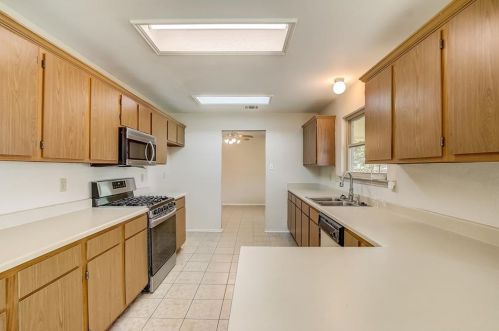 1812 Iris Ln, Cedar Park, TX 78613-3534