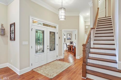 3563 Monroe Cir, Gainesville, GA 30506-4116