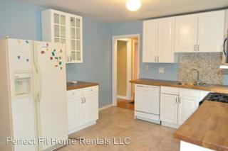 1871 Woodland Hills Ave, Atlanta GA  30318-3063 exterior