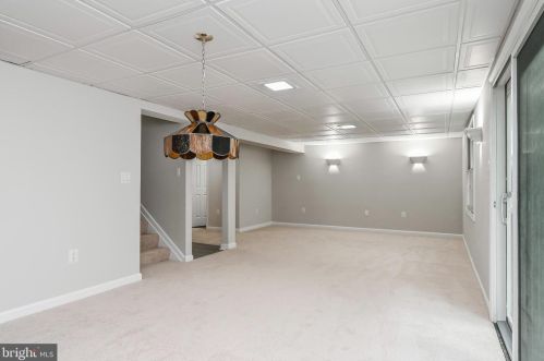 5074 Queens Wood Dr, Springfield VA  22015-1530 exterior