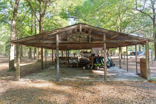 82 Barlow Rd, Hortense, GA 31543-2208