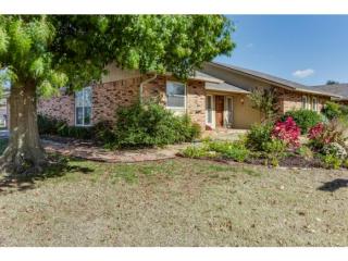 1901 Bowling Green Pl, Norman, OK 73071-7352
