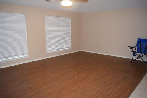 7114 Tara Dr, Richmond TX  77469-6025 exterior