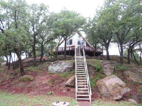 564 Storey Rd, Nocona, TX 76255-6901