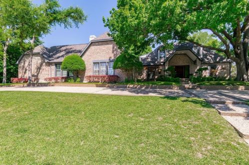 6725 Dartbrook Dr, Dallas TX  75254-7921 exterior