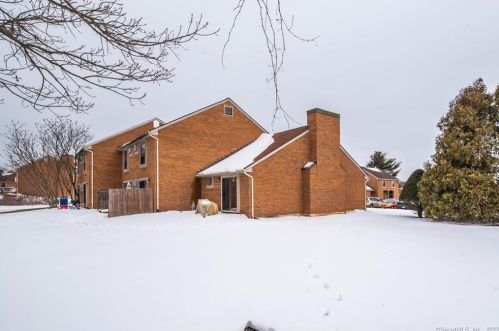 174 Conestoga St, Windsor CT  06095-2201 exterior
