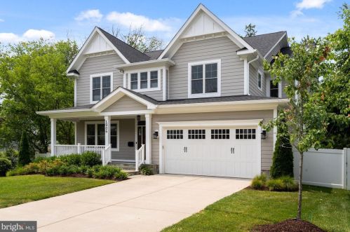 1906 Gilson St, Falls Church, VA 22043-1126