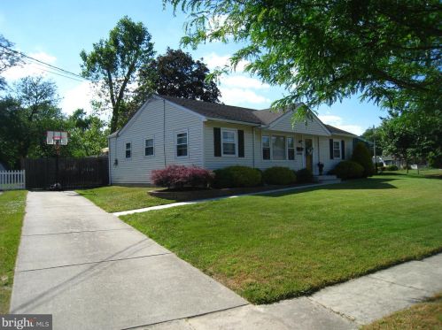 7 Elinor Ave, Stratford, NJ 08084-1713