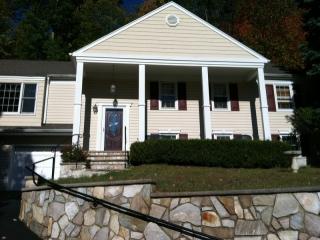 10 Cardinal Dr, Sparta, NJ 07871-1337
